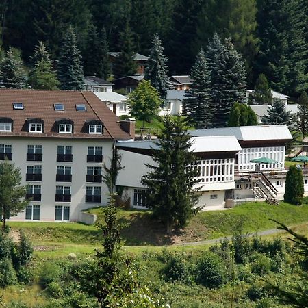 נויהאוס אם רנווג Waldhotel Feldbachtal מראה חיצוני תמונה
