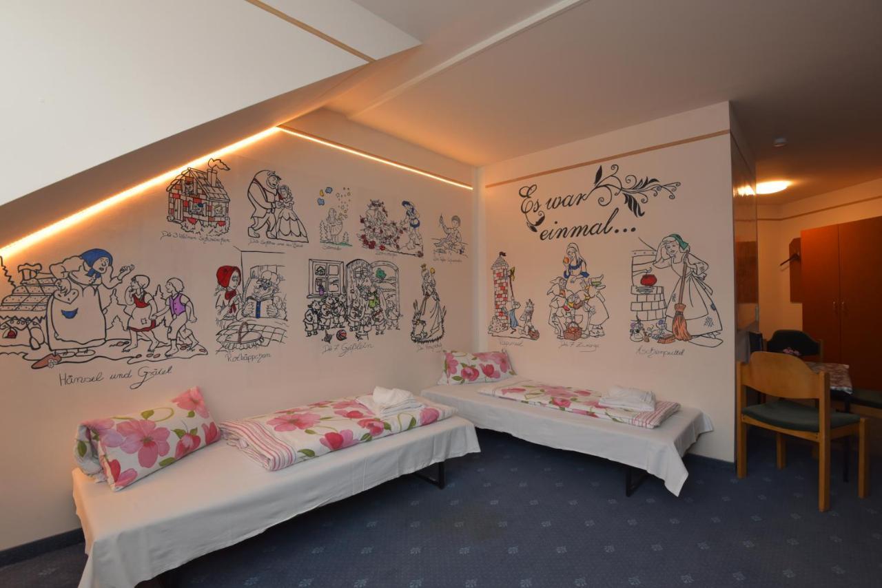 נויהאוס אם רנווג Waldhotel Feldbachtal מראה חיצוני תמונה