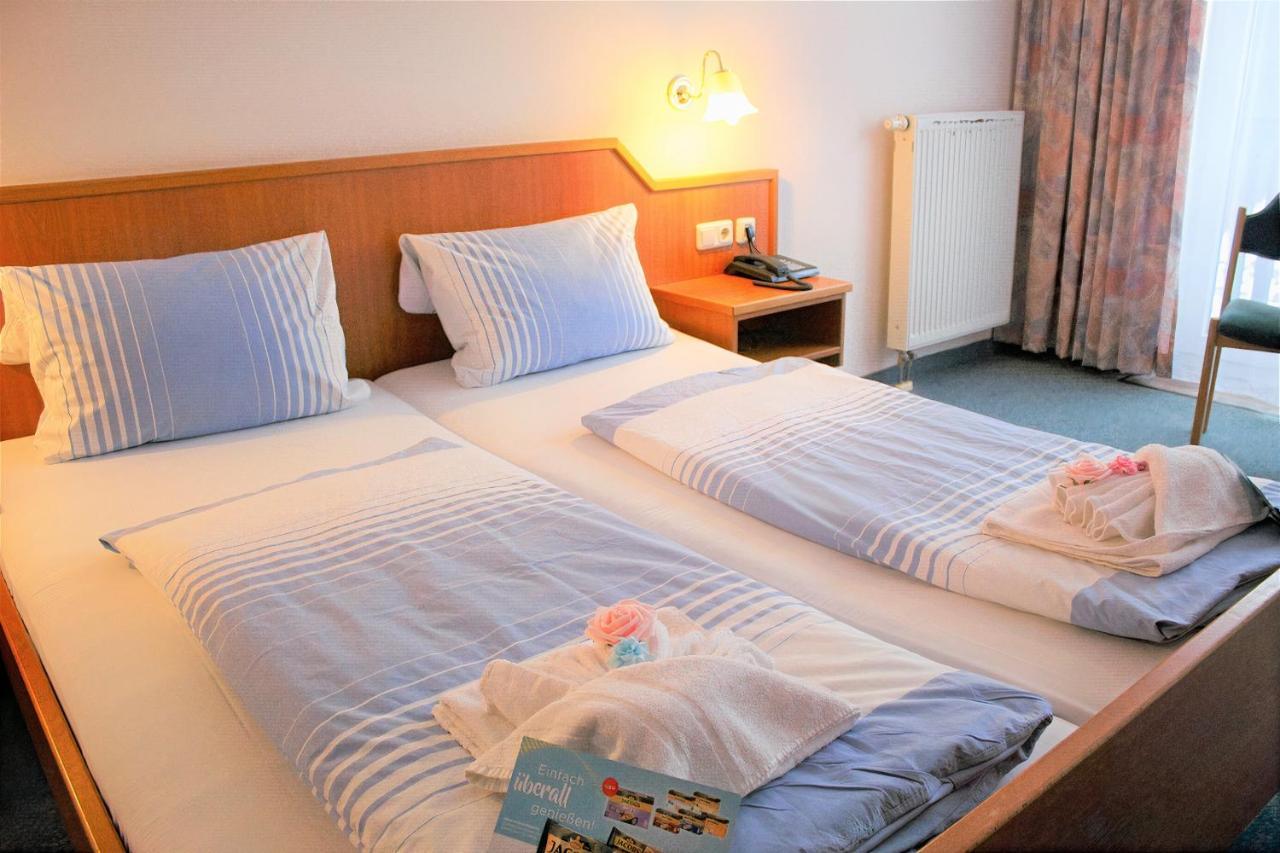 נויהאוס אם רנווג Waldhotel Feldbachtal מראה חיצוני תמונה