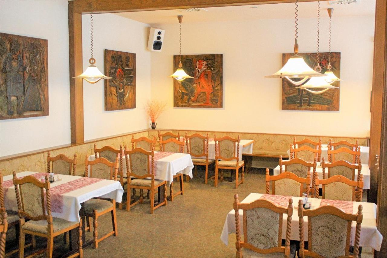 נויהאוס אם רנווג Waldhotel Feldbachtal מראה חיצוני תמונה