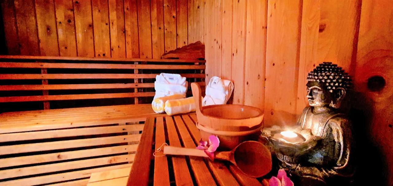 נויהאוס אם רנווג Waldhotel Feldbachtal מראה חיצוני תמונה